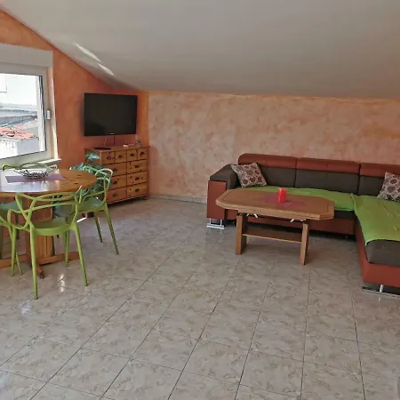 Dom wakacyjny House Lucia *